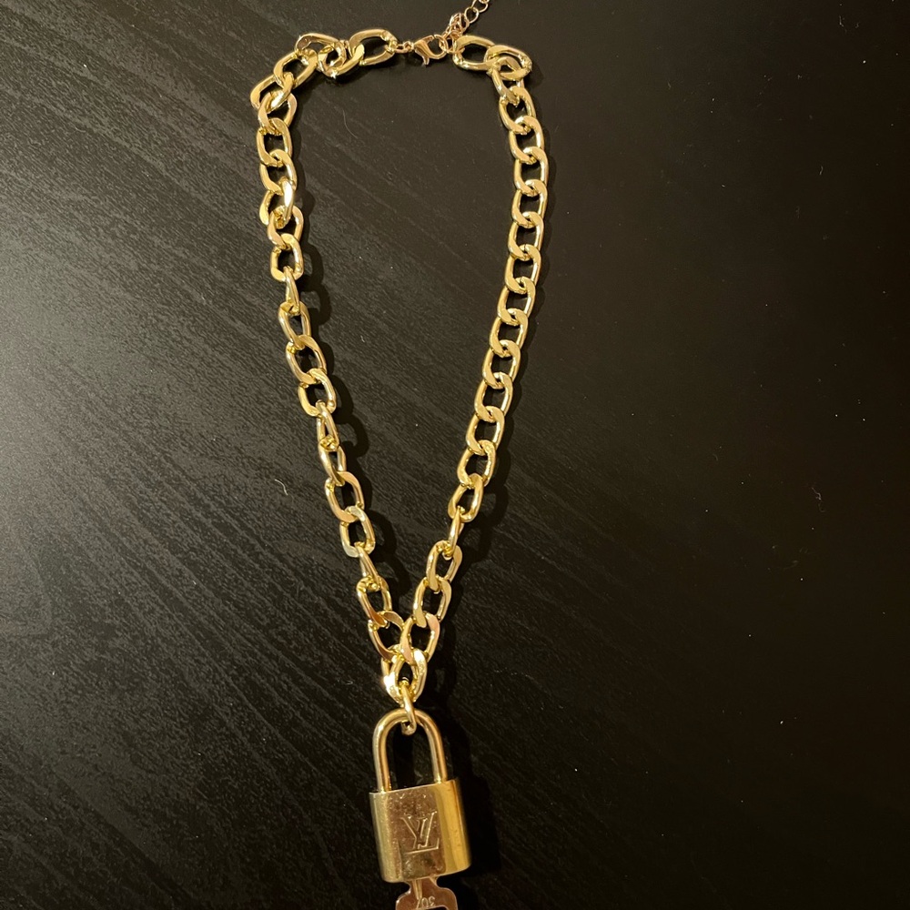 Louis Vuitton Gold Padlock Chain Necklace - Picture 3 of 15